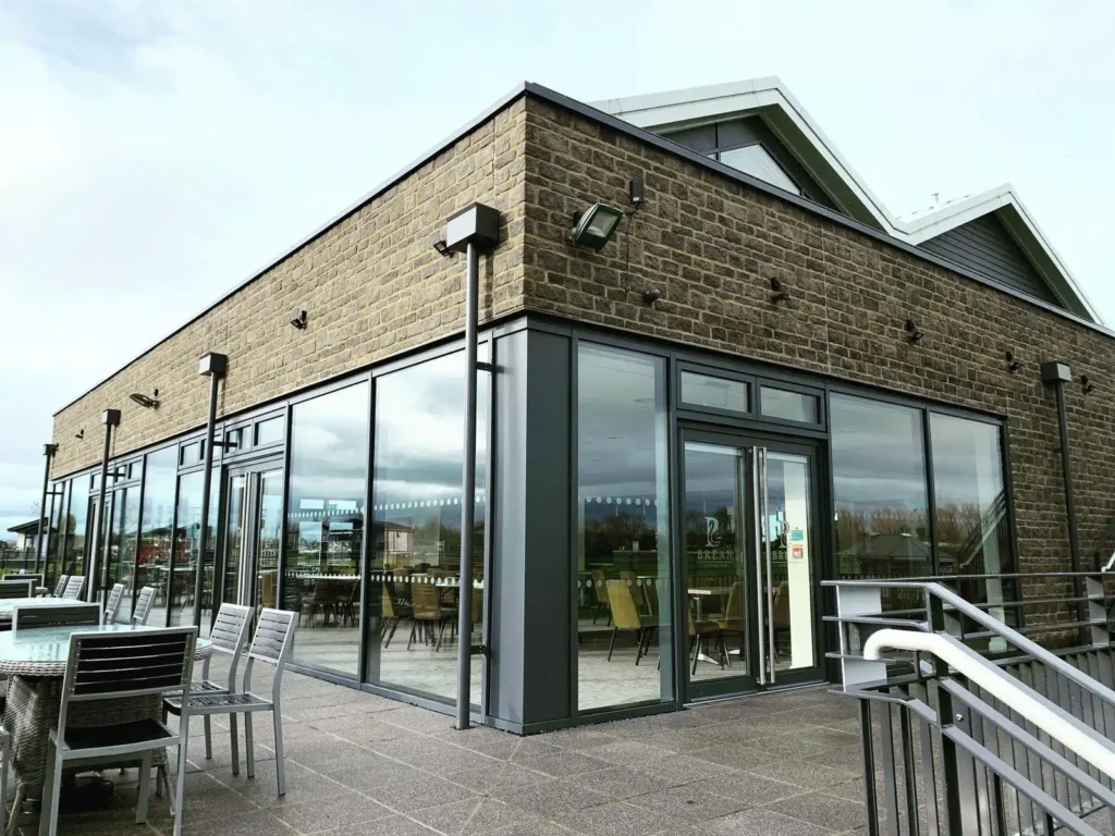 Glazing solutions that realise architectural intent.